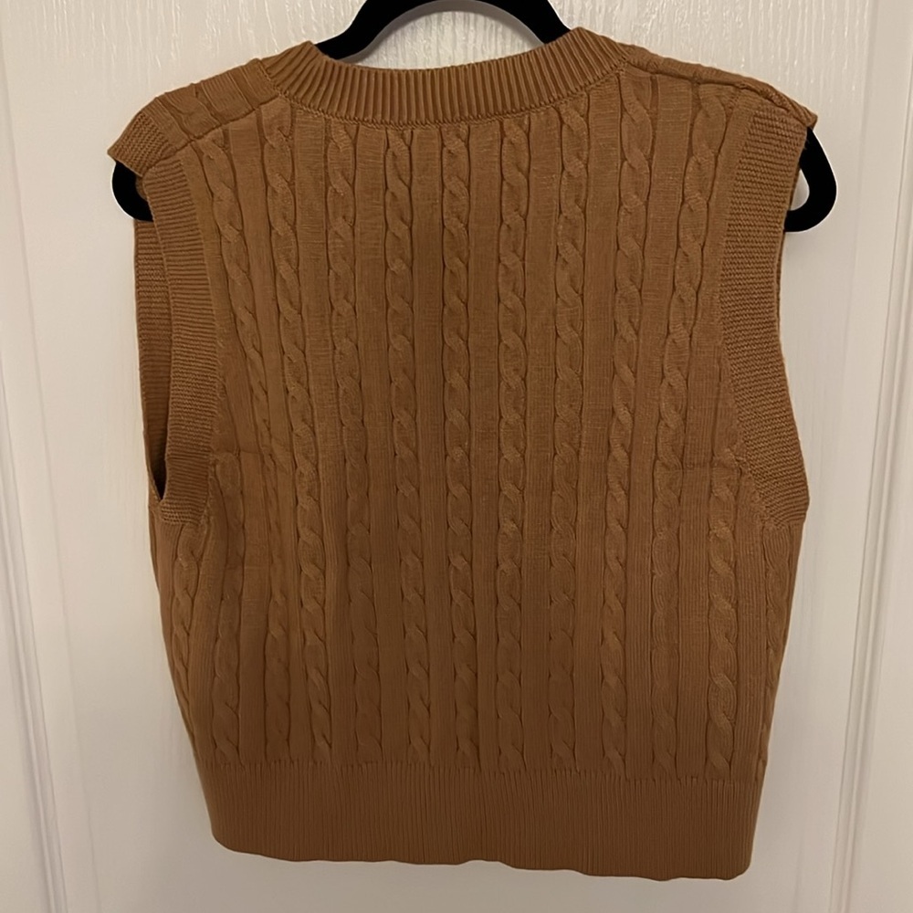Tan knit vest size XL - Picture 2 of 3